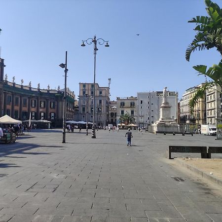 Na' Stanza In Piazza Apartment Наполи Екстериор снимка
