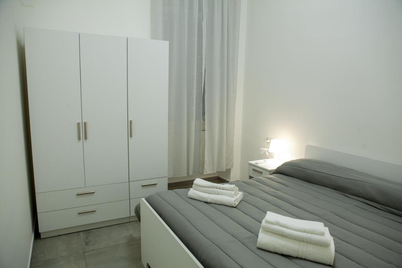Na' Stanza In Piazza Apartment Наполи Екстериор снимка