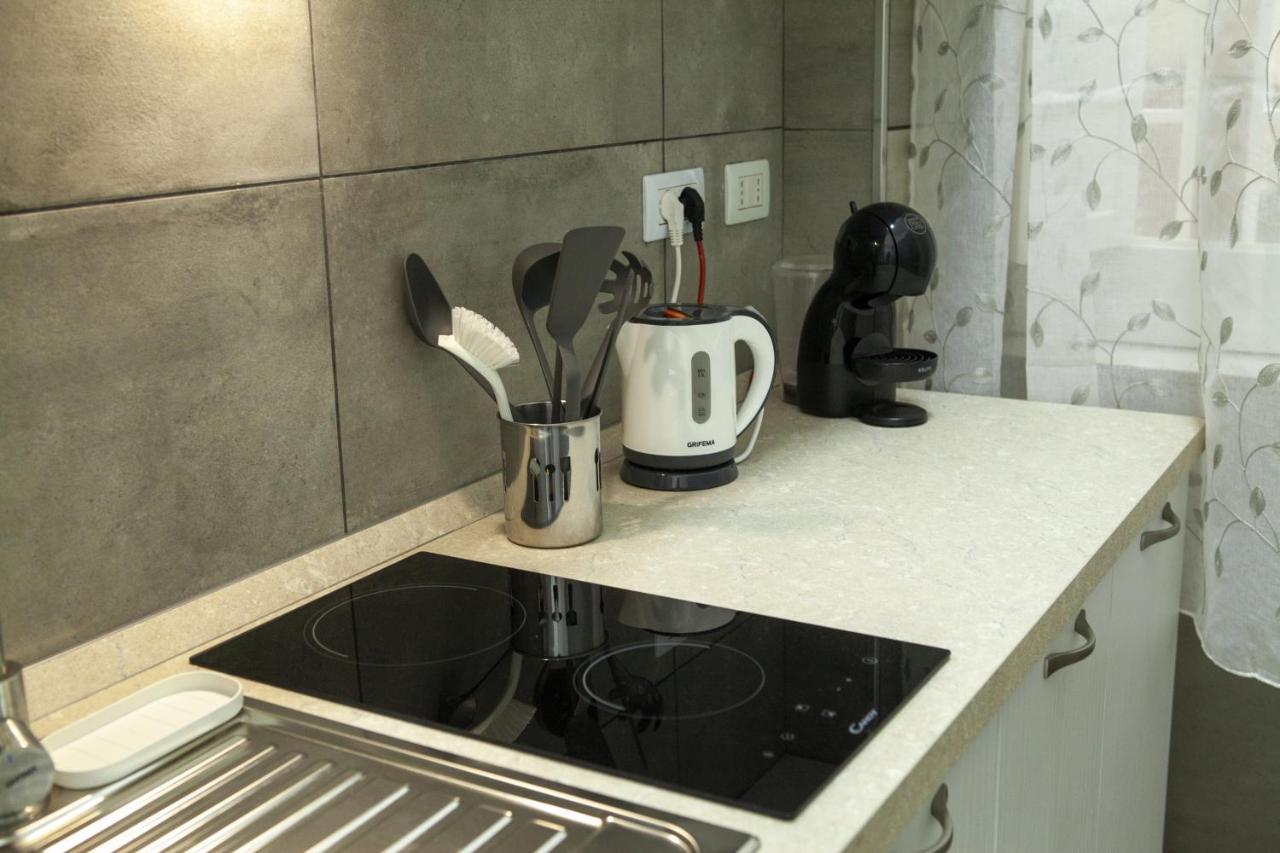 Na' Stanza In Piazza Apartment Наполи Екстериор снимка