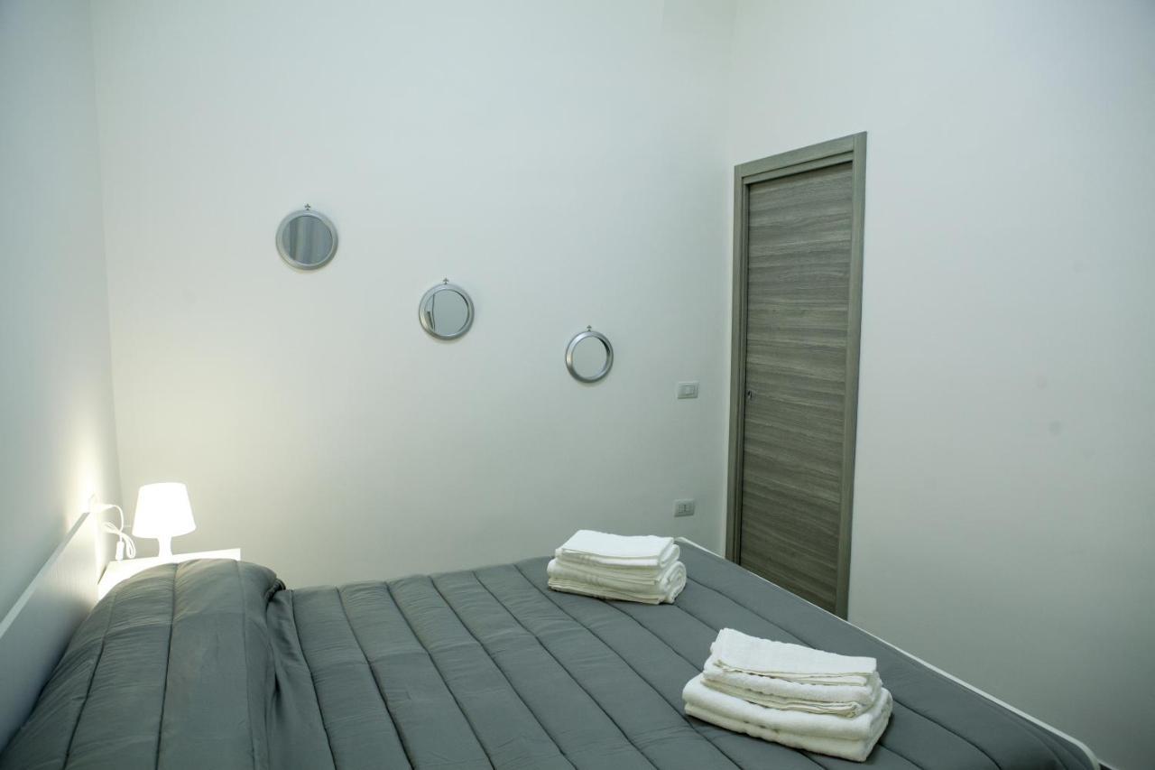 Na' Stanza In Piazza Apartment Наполи Екстериор снимка